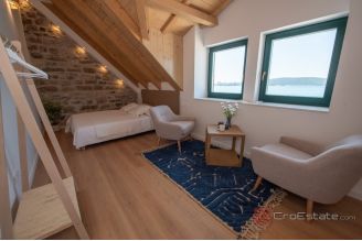 013 5410 30 Kastela Stone house in the first row to the sea for sale