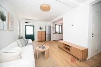 013 5410 30 Kastela Stone house in the first row to the sea for sale