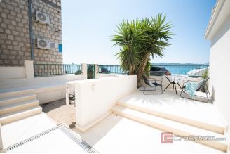 013 5410 30 Kastela Stone house in the first row to the sea for sale