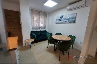 010 2026 113 Manus Renovated two bedroom apartment for rent