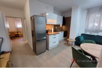 010 2026 113 Manus Renovated two bedroom apartment for rent