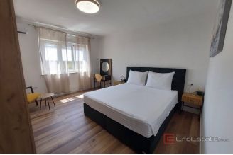 010 2026 113 Manus Renovated two bedroom apartment for rent