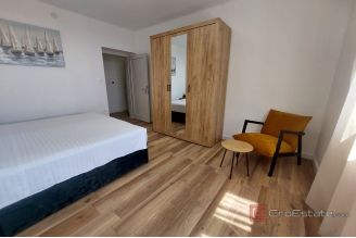 010 2026 113 Manus Renovated two bedroom apartment for rent