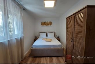 010 2026 113 Manus Renovated two bedroom apartment for rent