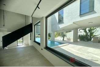 007 5411 30 Korcula Modern designer villa with pool and a sea view for sale