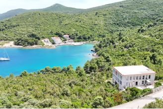 008 2044 65 Dugi Otok Unfinished detached house in secluded locatiom for sale