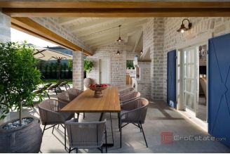 020 1026 17 Rovinj Luxury villa  with pool and shared sports fields for sale