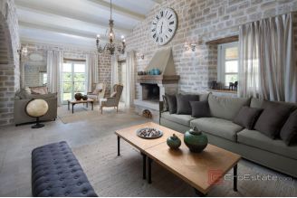 020 1026 17 Rovinj Luxury villa  with pool and shared sports fields for sale