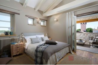 020 1026 17 Rovinj Luxury villa  with pool and shared sports fields for sale