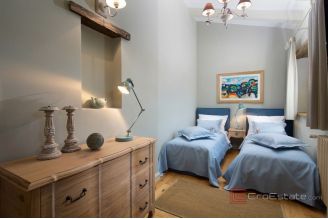 020 1026 17 Rovinj Luxury villa  with pool and shared sports fields for sale