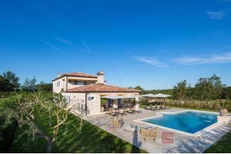020 1026 17 Rovinj Luxury villa  with pool and shared sports fields for sale