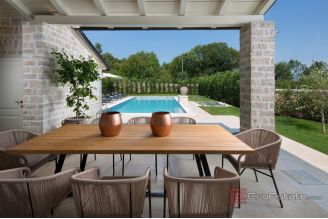 019 1026 19 Rovinj villa with pool and sports fields for sale