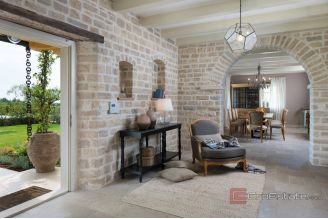 019 1026 19 Rovinj villa with pool and sports fields for sale