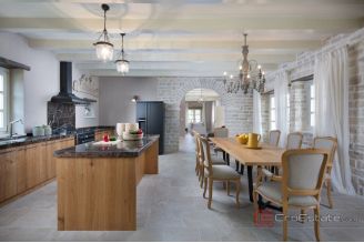 019 1026 19 Rovinj villa with pool and sports fields for sale