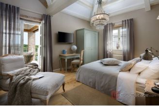 019 1026 19 Rovinj villa with pool and sports fields for sale