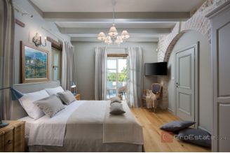 019 1026 18 Rovinj Luxury villa with pool for sale