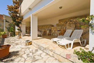 020 2051 29 Rogoznica Villa with pool and olive grove for sale