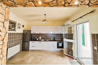 020 2051 29 Rogoznica Villa with pool and olive grove for sale