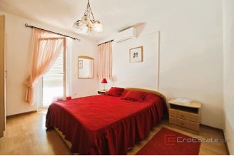 020 2051 29 Rogoznica Villa with pool and olive grove for sale