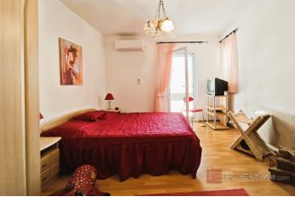 020 2051 29 Rogoznica Villa with pool and olive grove for sale