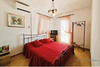 020 2051 29 Rogoznica Villa with pool and olive grove for sale