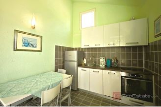 020 2051 29 Rogoznica Villa with pool and olive grove for sale