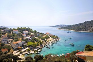 020 2051 29 Rogoznica Villa with pool and olive grove for sale