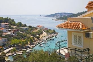 020 2051 29 Rogoznica Villa with pool and olive grove for sale