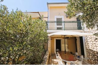 020 2051 29 Rogoznica Villa with pool and olive grove for sale