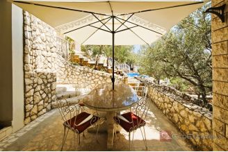 020 2051 29 Rogoznica Villa with pool and olive grove for sale