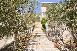 020 2051 29 Rogoznica Villa with pool and olive grove for sale