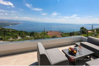 020 1024 41 Opatija Villa with pool and view of the bay for sale