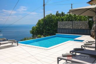 020 1024 41 Opatija Villa with pool and view of the bay for sale
