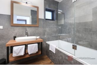 020 1024 41 Opatija Villa with pool and view of the bay for sale