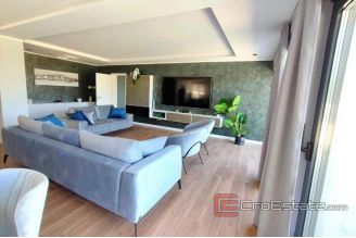 016 1028 01 Opatija Modern vila with panoramic view of the sea for sale
