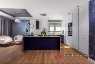 016 1028 01 Opatija Modern vila with panoramic view of the sea for sale