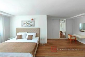 016 1028 01 Opatija Modern vila with panoramic view of the sea for sale