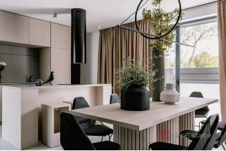 020 2043 180 Modern house with pool for rent