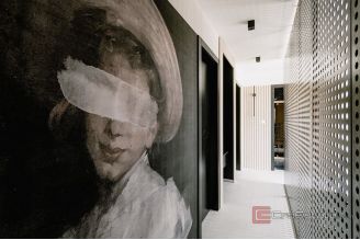 020 2043 180 Modern house with pool for rent