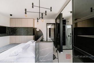 020 2043 180 Modern house with pool for rent