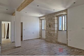 008 2052 76 Korcula Comfortable apartment in a stone house for sale