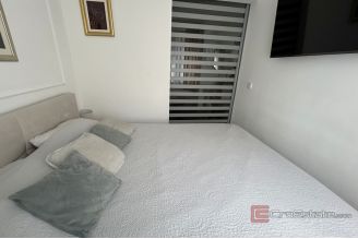 015 5413 30 Split Znjan Renovated three bedroom apartment for sale