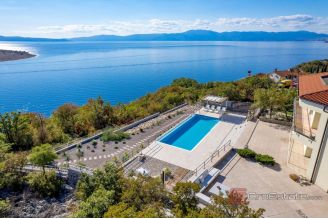 020 2022 468 krk magnificent villa with spectacular view for sale