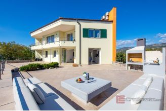 020 2022 468 krk magnificent villa with spectacular view for sale