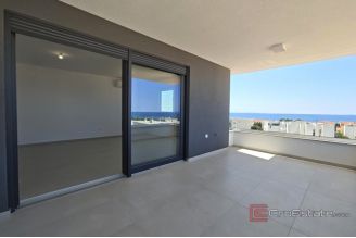 015 2051 30 island pag apartment with terrace for sale