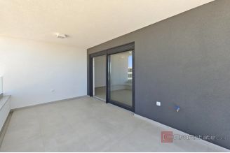 015 2051 30 island pag apartment with terrace for sale