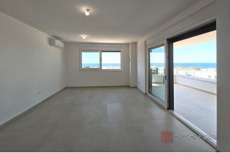 015 2051 30 island pag apartment with terrace for sale