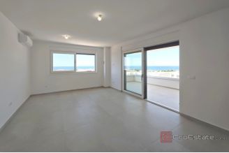 015 2051 30 island pag apartment with terrace for sale