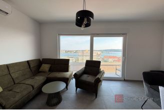 018 2035 261 Trogir Modern three bedroom apartment with a sea view for rent