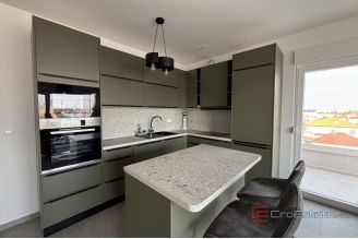 018 2035 261 Trogir Modern three bedroom apartment with a sea view for rent